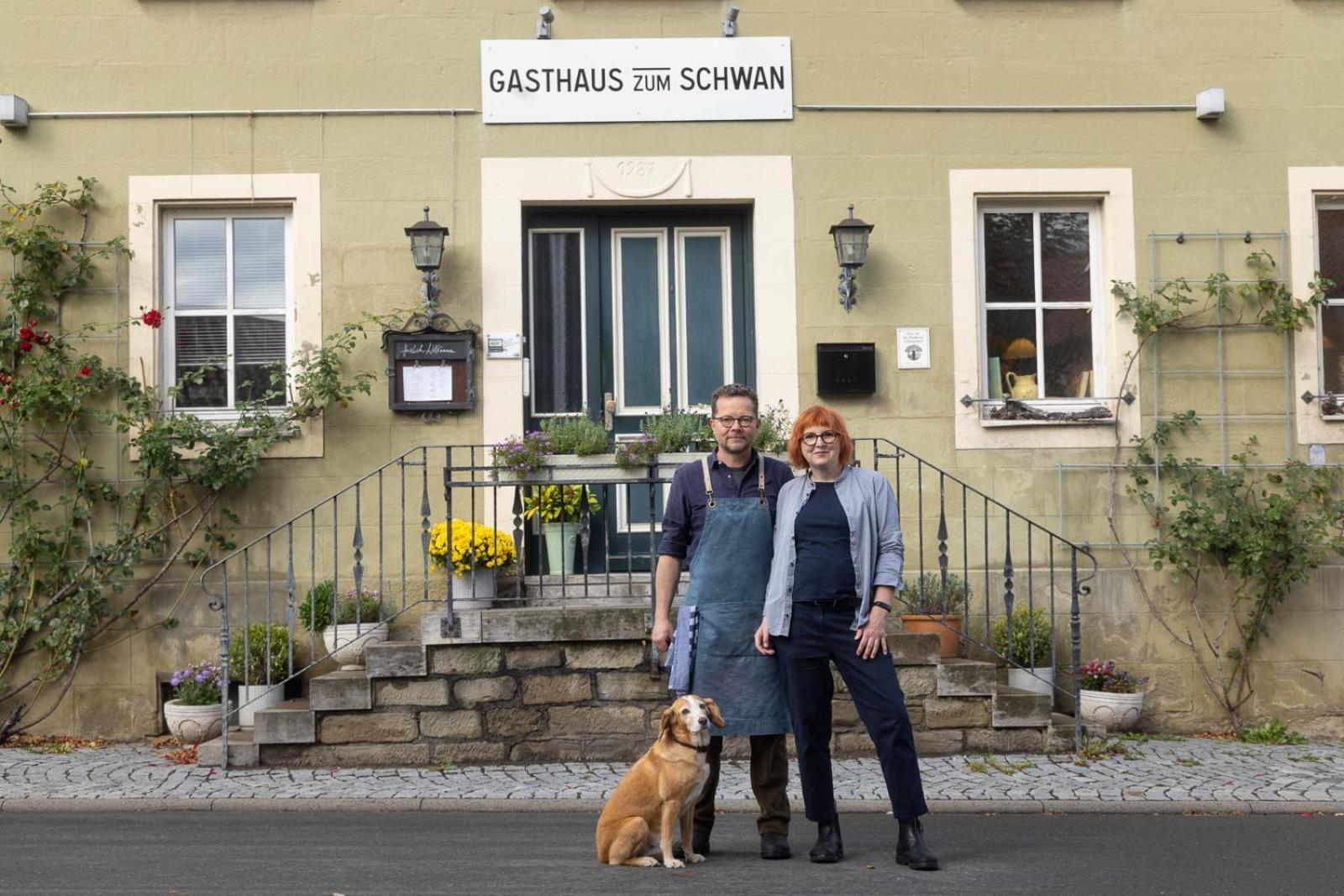 Gasthaus Zum Schwan Castell Exterior photo