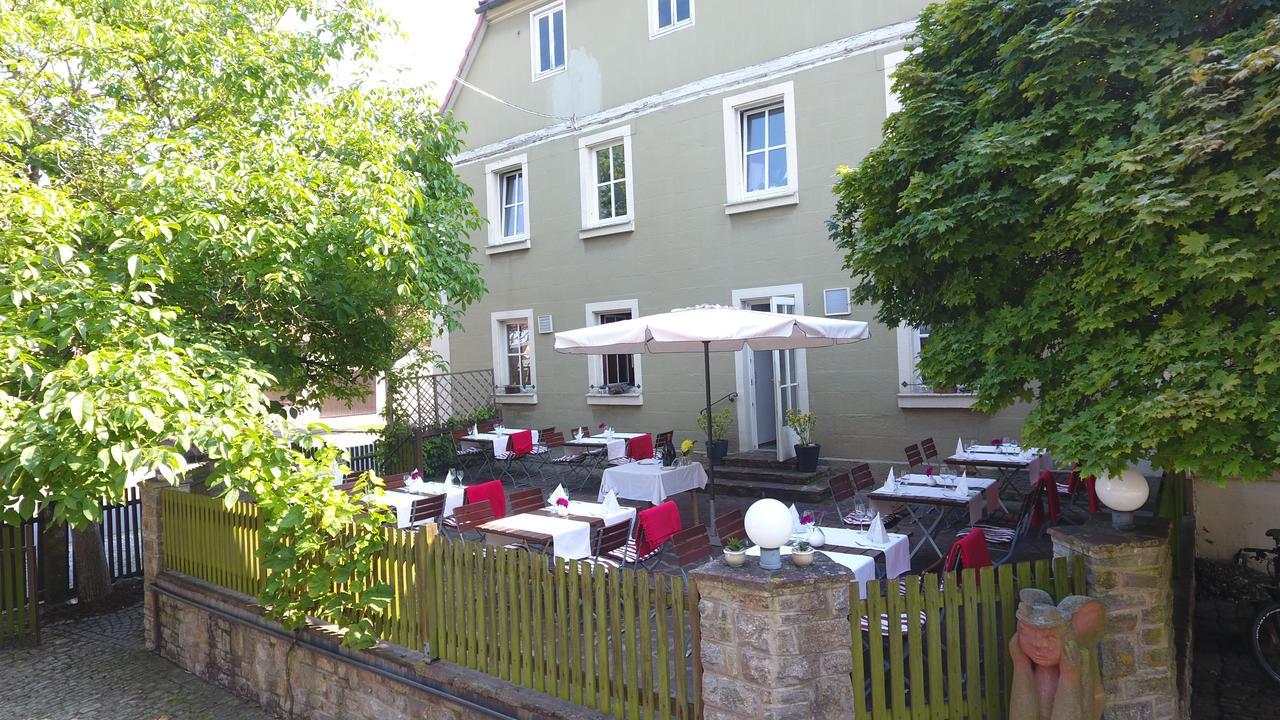 Gasthaus Zum Schwan Castell Exterior photo